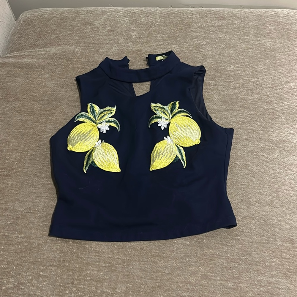 Navy Gianni Bini lemon top